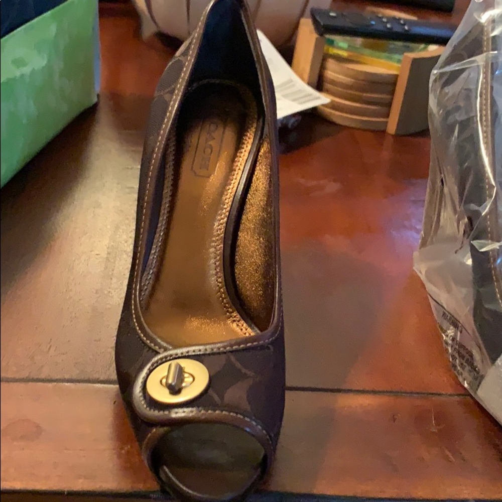 New Coach pumps